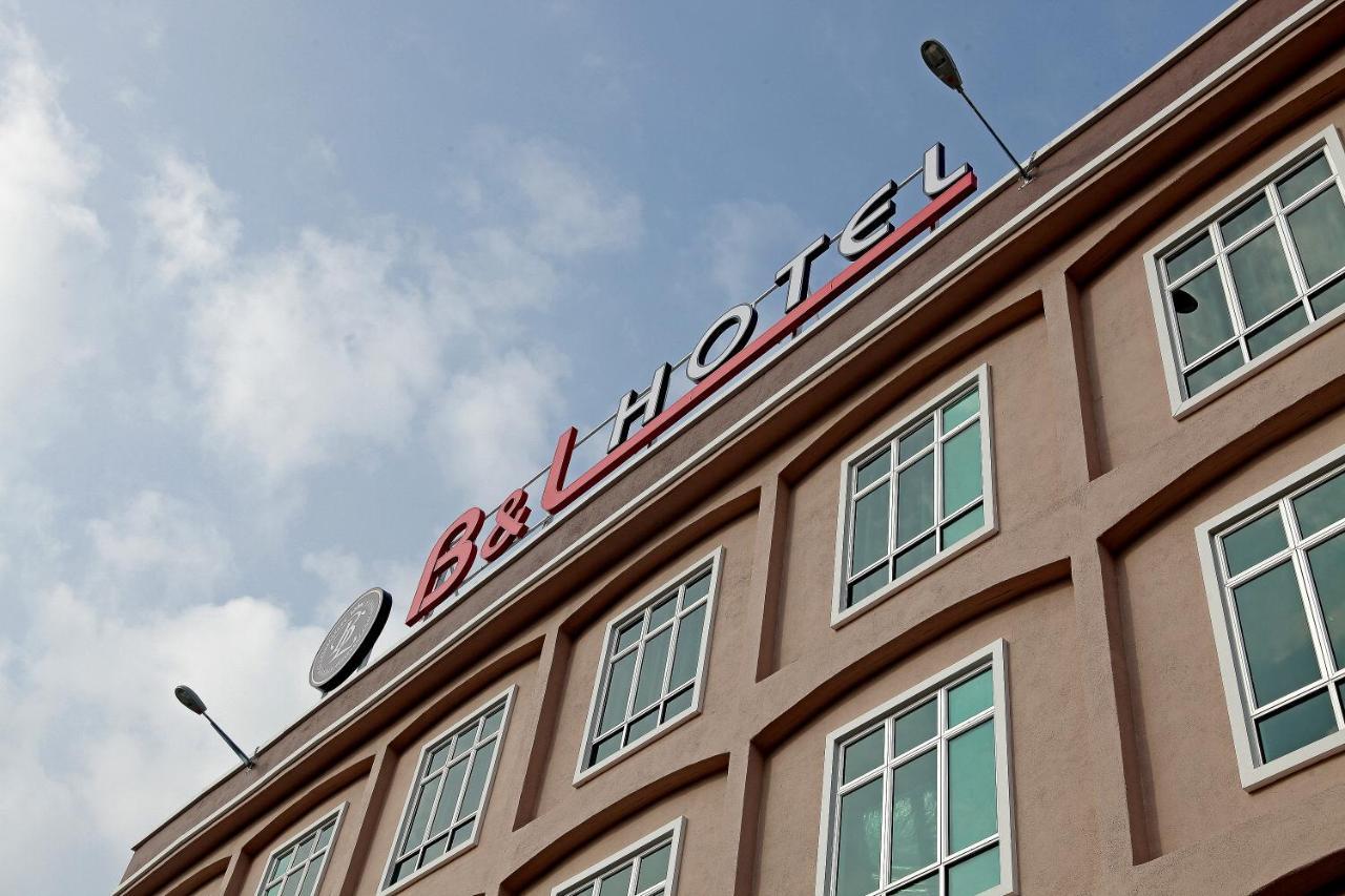 B&L Hotel Sungkai Exterior photo