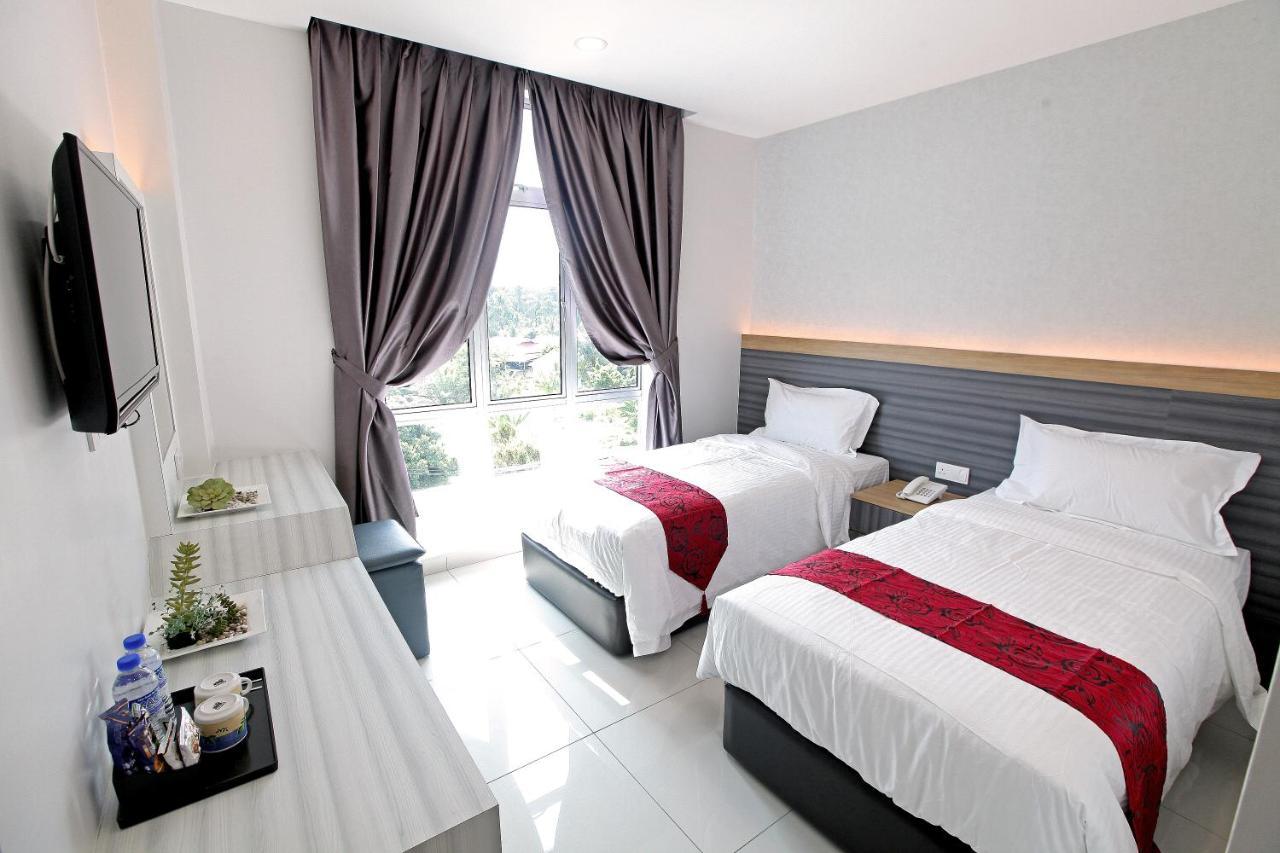 B&L Hotel Sungkai Exterior photo